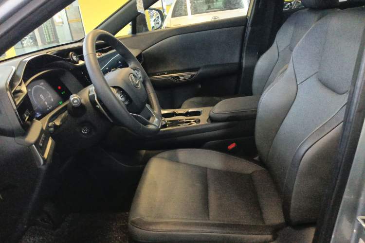 Used Lexus RZ 2023 450e All-Wheel Drive Luxury Edition Left Front Seat