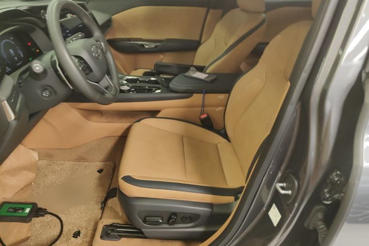 Used Lexus RZ 2023 450e All-Wheel Drive Luxury Edition Left Front Seat