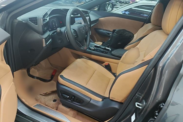 Used Lexus RZ 2023 450e All-Wheel Drive Luxury Edition Left Front Seat