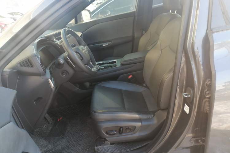 Used Lexus RZ 2023 450e All-Wheel Drive Luxury Edition Left Front Seat
