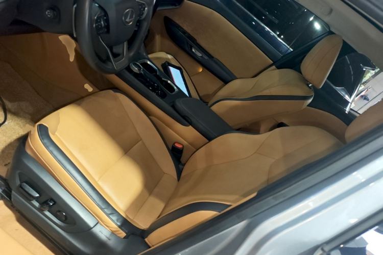 Used Lexus RZ 2023 450e All-Wheel Drive Luxury Edition Left Front Seat