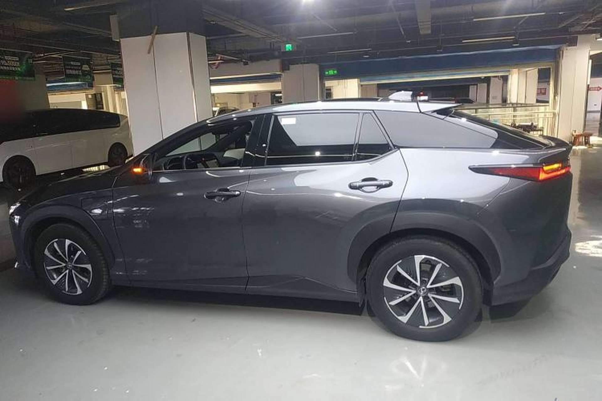 Used Lexus RZ 2023 450e All-Wheel Drive Luxury Edition Left Side