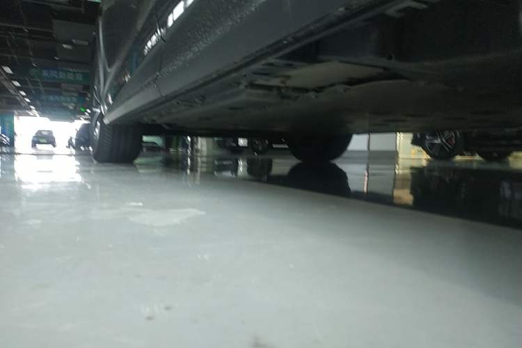 Used Lexus RZ 2023 450e All-Wheel Drive Luxury Edition Left Side Sill