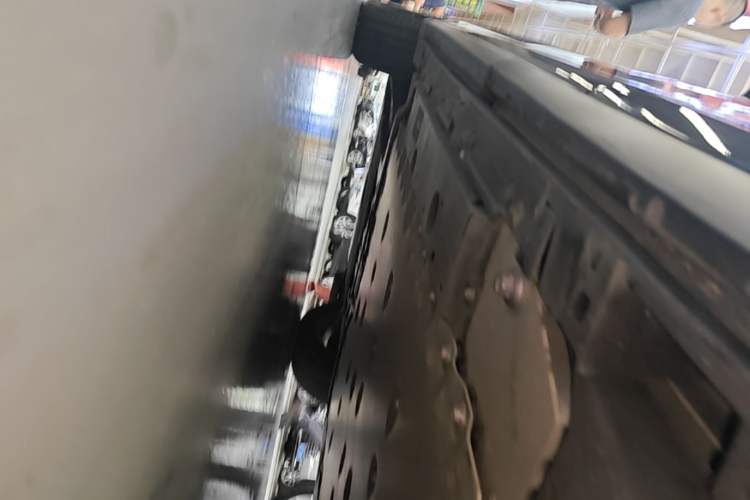 Used Lexus RZ 2023 450e All-Wheel Drive Luxury Edition Left Side Sill