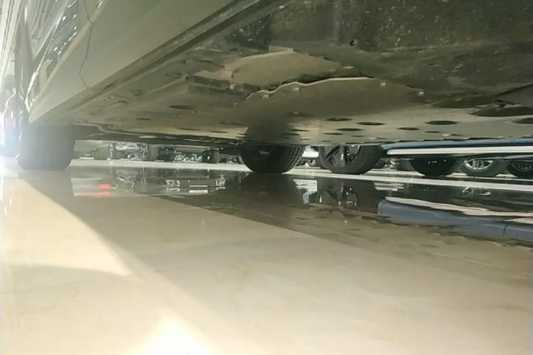 Used Lexus RZ 2023 450e All-Wheel Drive Luxury Edition Left Side Sill