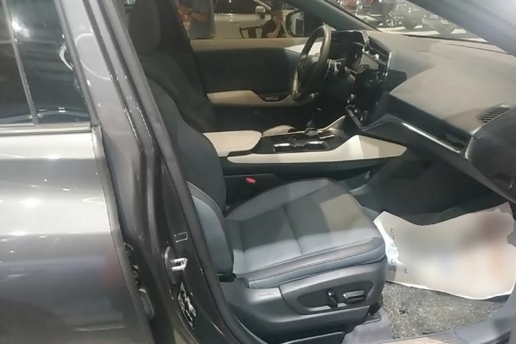 Used Lexus RZ 2023 450e All-Wheel Drive Luxury Edition Right Front Seat