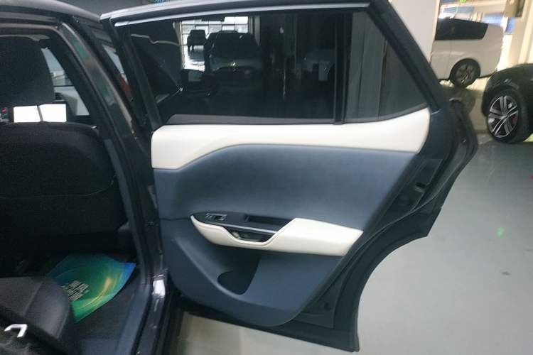 Used Lexus RZ 2023 450e All-Wheel Drive Luxury Edition Right Rear Door Interior