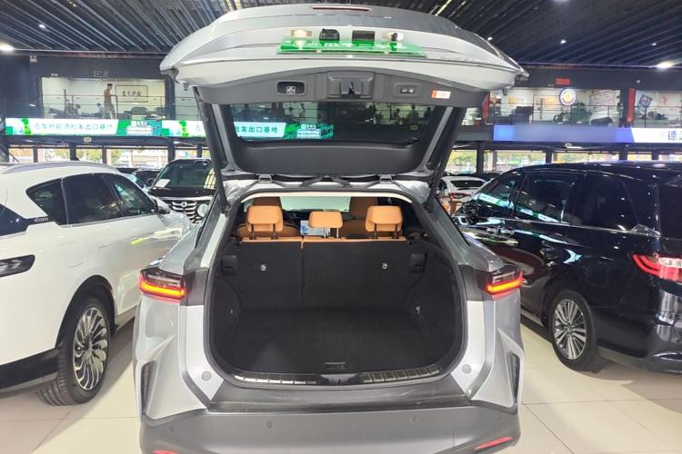 Used Lexus RZ 2023 450e All-Wheel Drive Luxury Edition Trunk