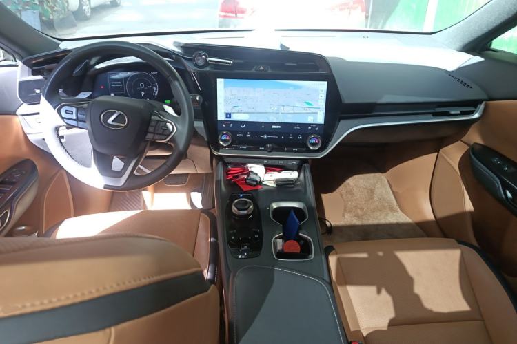 Used Lexus RZ 2023 450e All-Wheel Drive Luxury Edition Center Console
