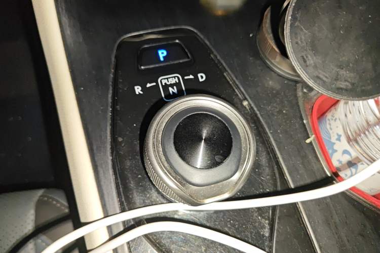 Used Lexus RZ 2023 450e All-Wheel Drive Luxury Edition Gear Lever