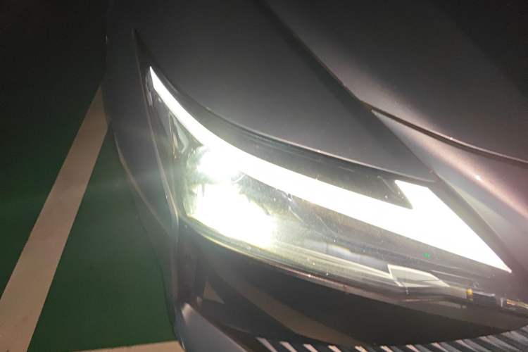 Used Lexus RZ 2023 450e All-Wheel Drive Luxury Edition Right Front Headlight