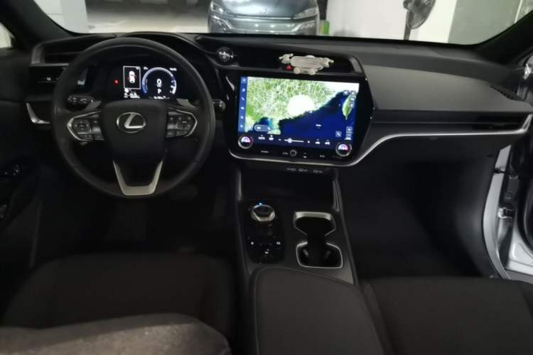 Used Lexus RZ 2023 450e All-Wheel-Drive Long-Range Version Center Console