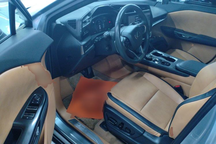 Used Lexus RZ 2023 450e All-Wheel Drive Luxury Edition Driver Seat