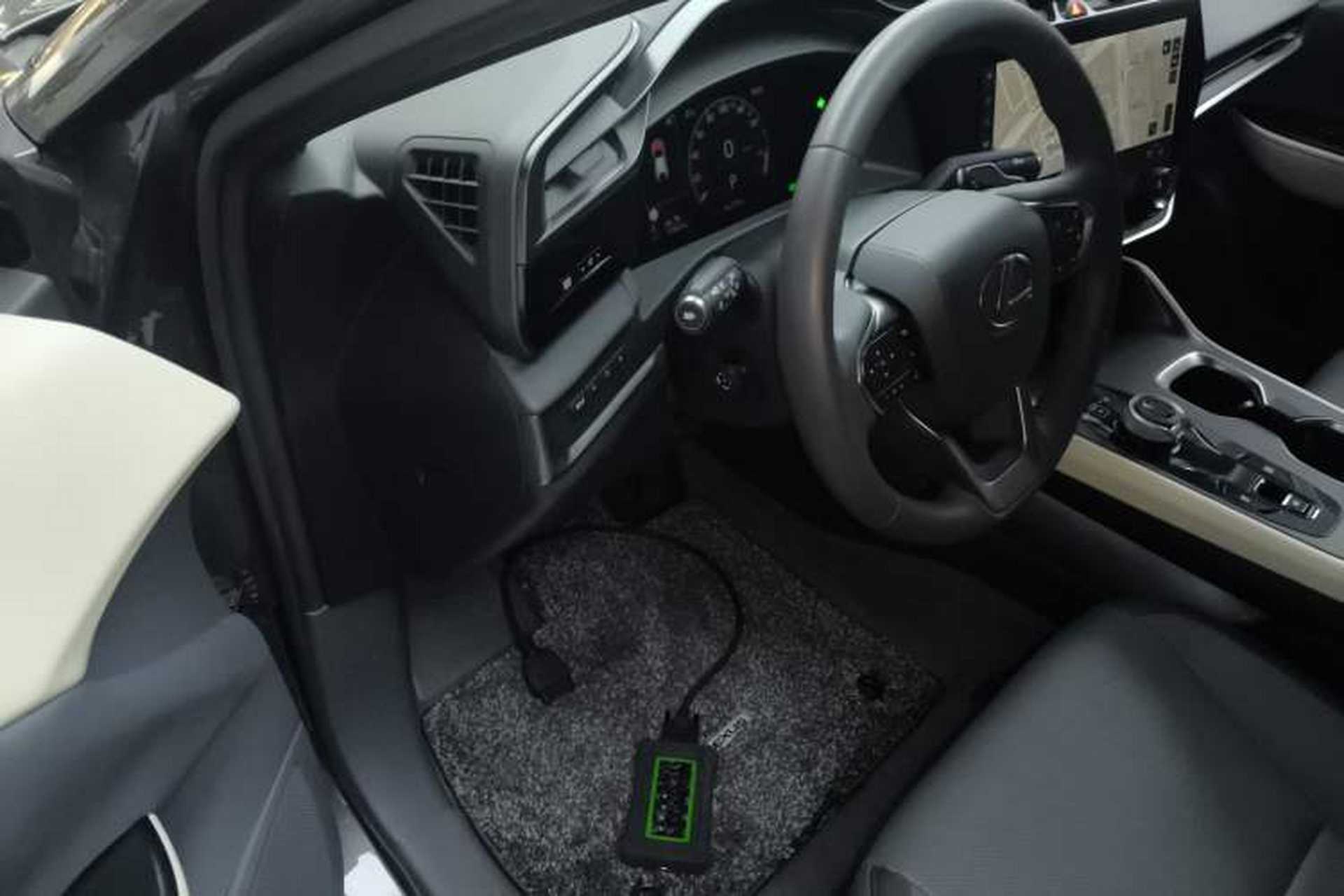 Used Lexus RZ 2023 450e All-Wheel Drive Luxury Edition Driver Seat