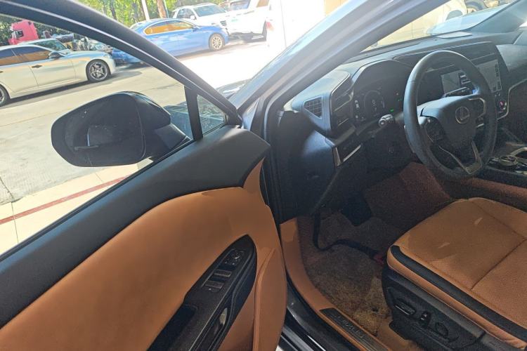 Used Lexus RZ 2023 450e All-Wheel Drive Luxury Edition Driver Seat