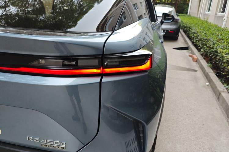 Used Lexus RZ 2023 450e All-Wheel Drive Luxury Edition Exterior 6