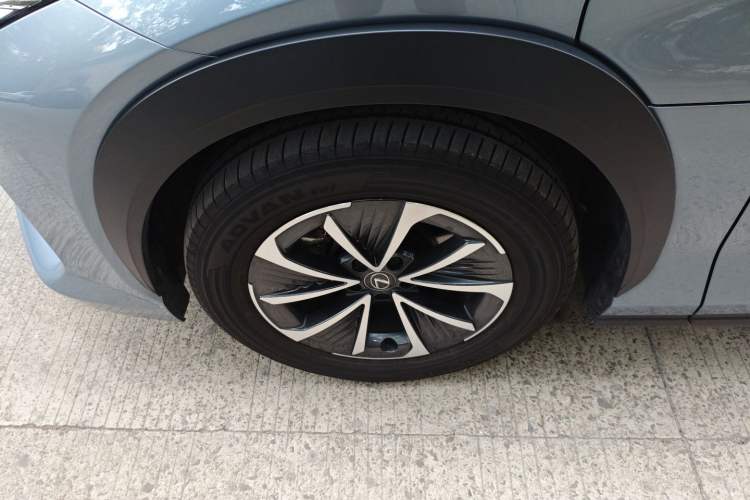 Used Lexus RZ 2023 450e All-Wheel Drive Luxury Edition Exterior 7