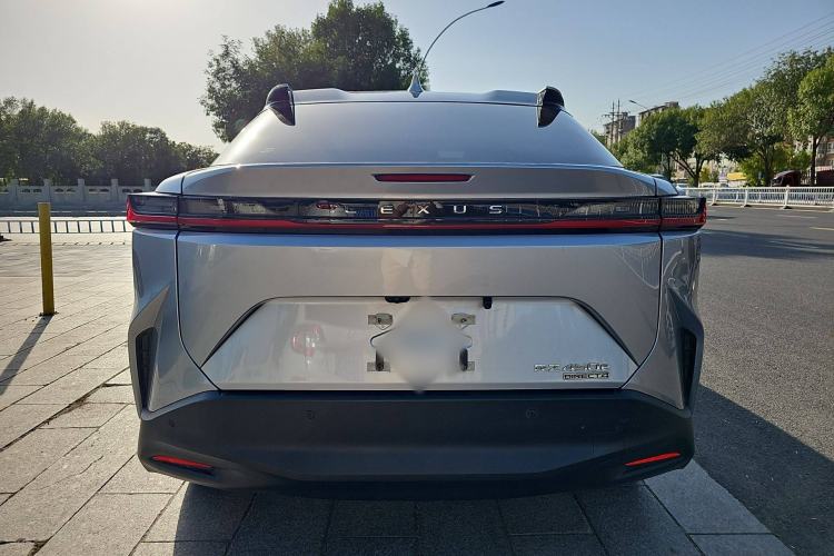 Used Lexus RZ 2023 450e All-Wheel Drive Luxury Edition Exterior 7