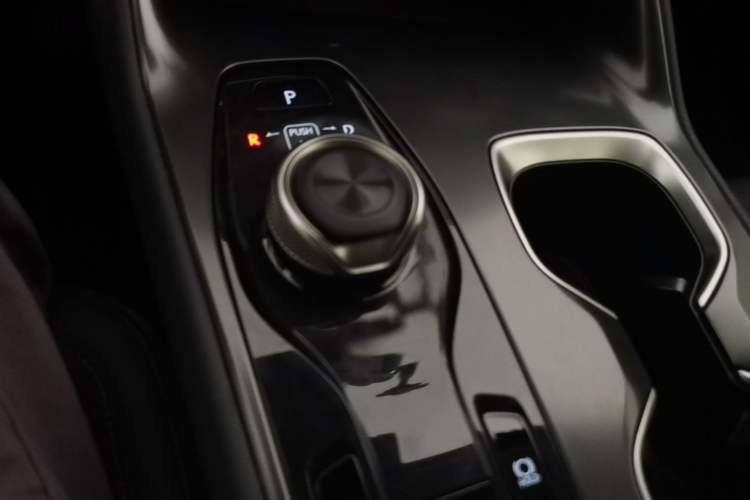 Used Lexus RZ 2023 450e All-Wheel-Drive Long-Range Version Gear Lever