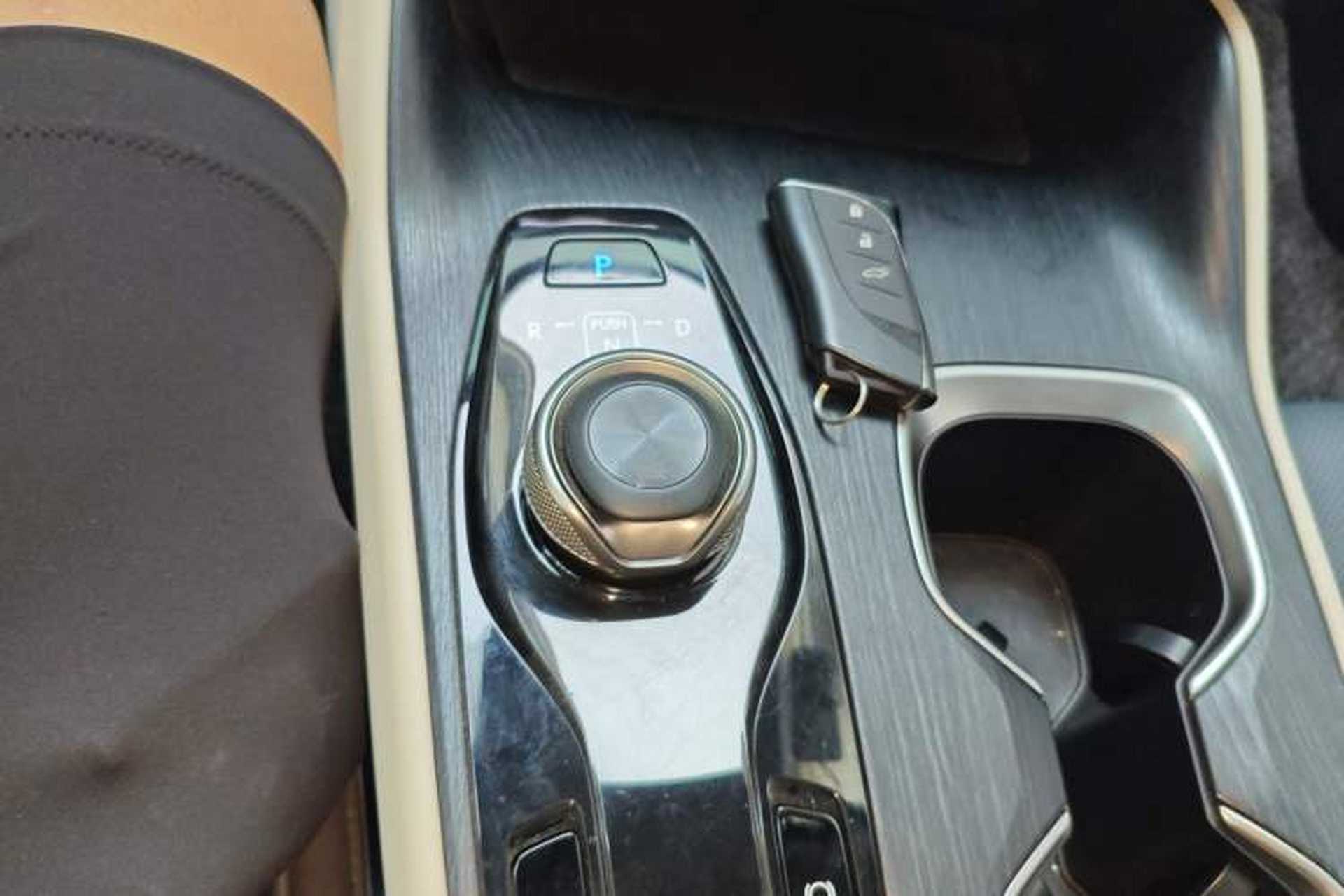 Used Lexus RZ 2023 450e All-Wheel Drive Luxury Edition Gear Lever