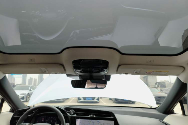 Used Lexus RZ 2023 450e All-Wheel Drive Luxury Edition Headliner