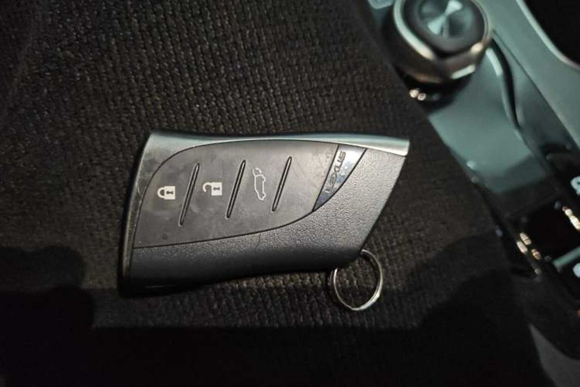 Used Lexus RZ 2023 450e All-Wheel Drive Luxury Edition Interior 1