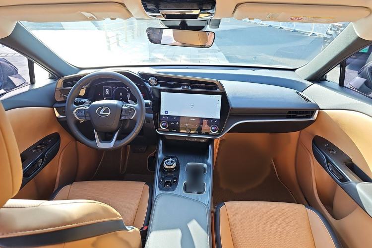 Used Lexus RZ 2023 450e All-Wheel Drive Luxury Edition Interior 3