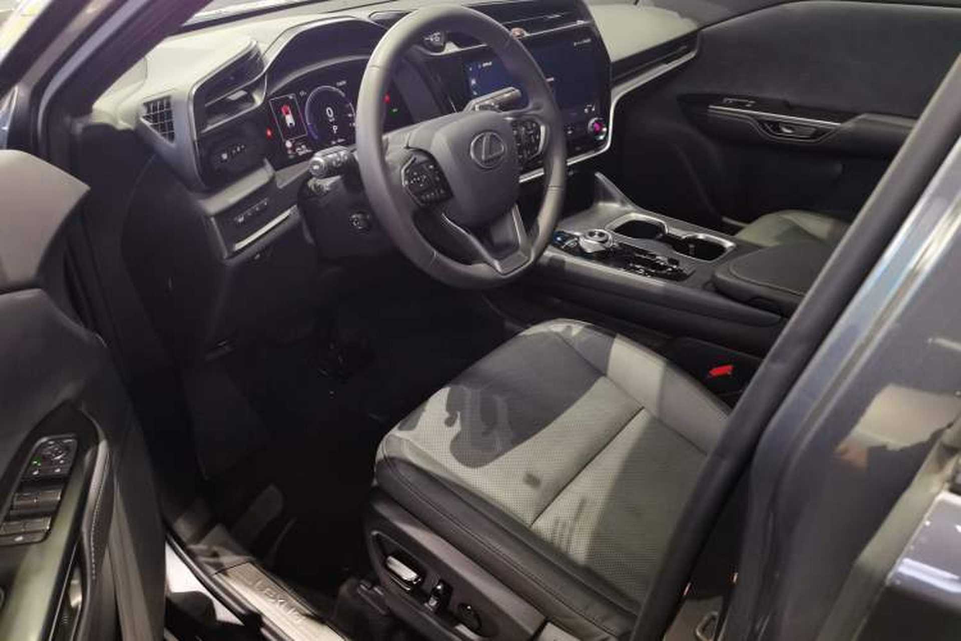 Used Lexus RZ 2023 450e All-Wheel-Drive Long-Range Version Interior 3