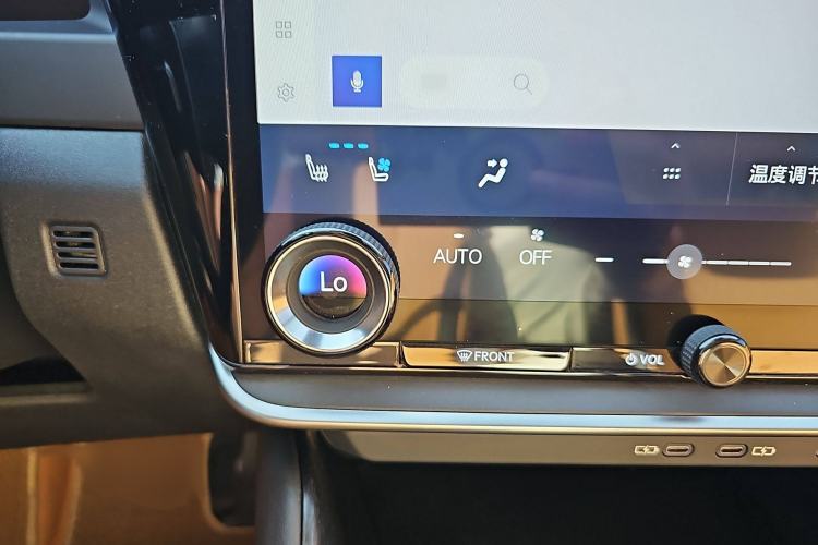 Used Lexus RZ 2023 450e All-Wheel Drive Luxury Edition Interior 5