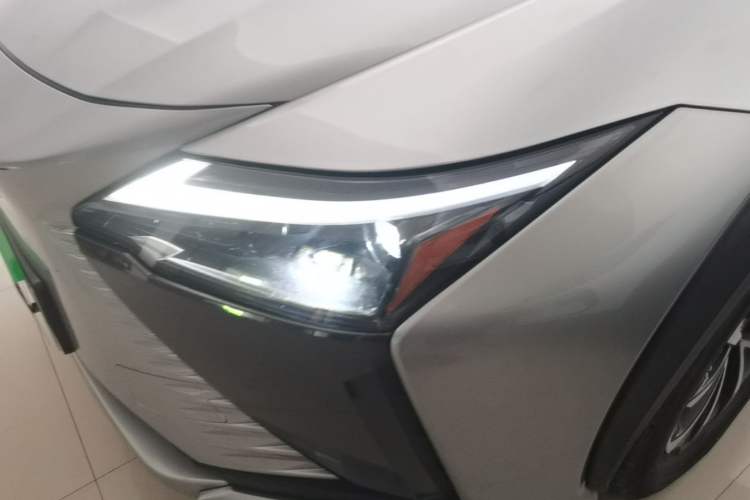 Used Lexus RZ 2023 450e All-Wheel-Drive Long-Range Version Left Front Headlight