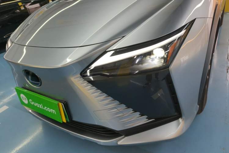 Used Lexus RZ 2023 450e All-Wheel Drive Luxury Edition Left Front Headlight