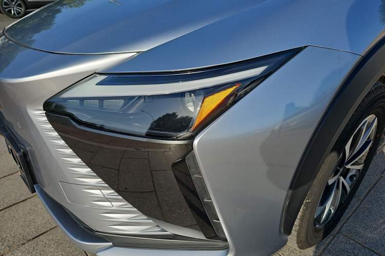 Used Lexus RZ 2023 450e All-Wheel Drive Luxury Edition Left Front Headlight