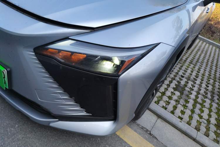 Used Lexus RZ 2023 450e All-Wheel Drive Luxury Edition Left Front Headlight