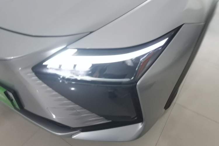 Used Lexus RZ 2023 450e All-Wheel-Drive Long-Range Version Left Front Headlight
