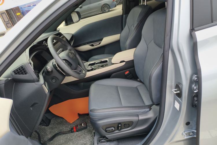 Used Lexus RZ 2023 450e All-Wheel Drive Luxury Edition Left Front Seat