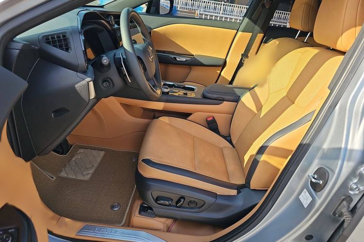 Used Lexus RZ 2023 450e All-Wheel Drive Luxury Edition Left Front Seat