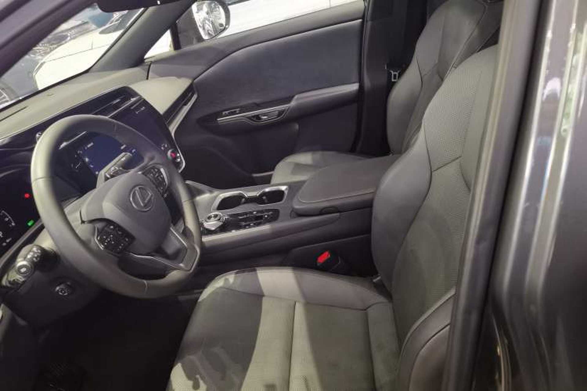 Used Lexus RZ 2023 450e All-Wheel-Drive Long-Range Version Left Front Seat