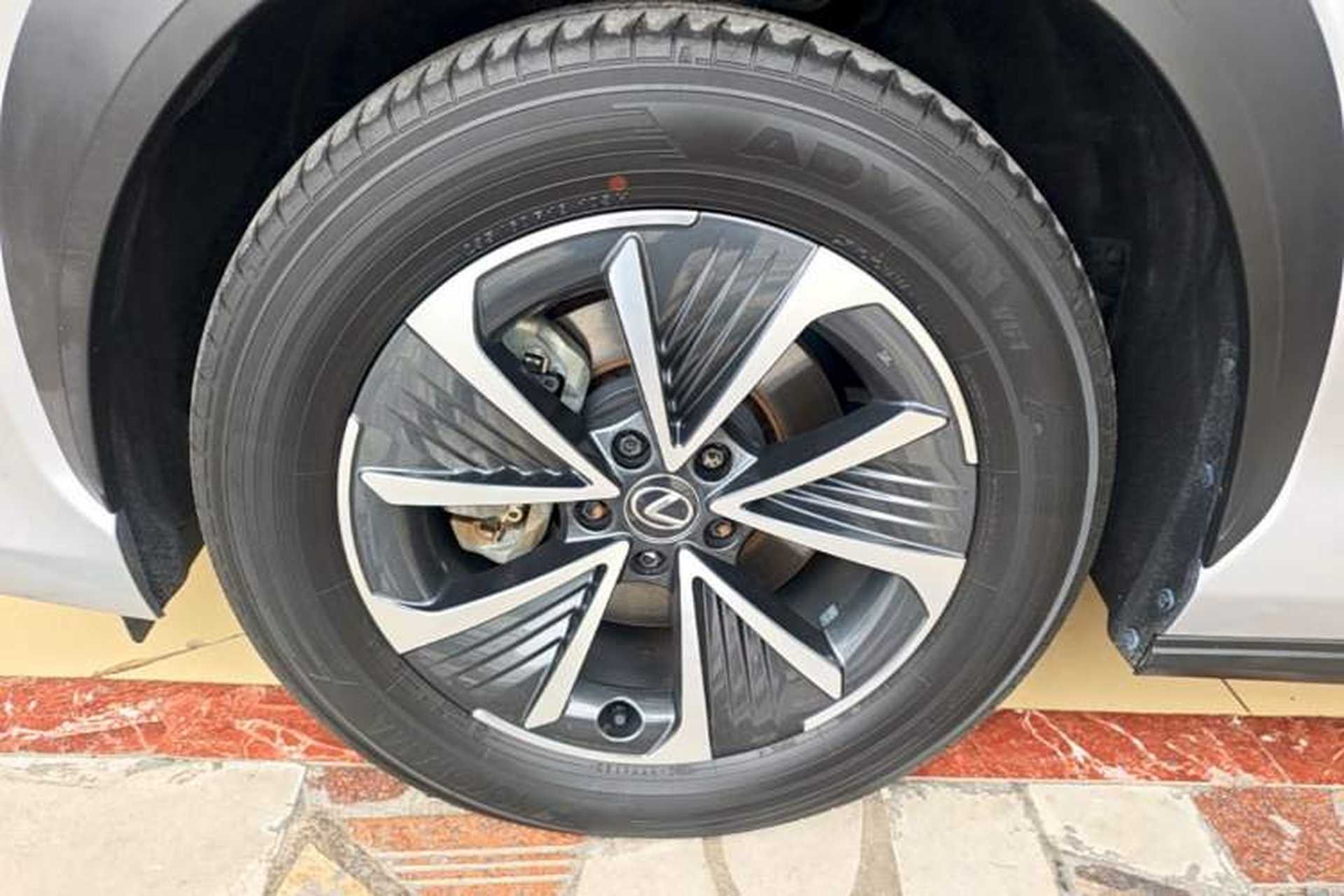 Used Lexus RZ 2023 450e All-Wheel-Drive Long-Range Version Left Front Wheel Hub