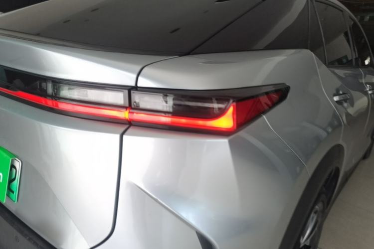 Used Lexus RZ 2023 450e All-Wheel-Drive Long-Range Version Right Rear Taillight