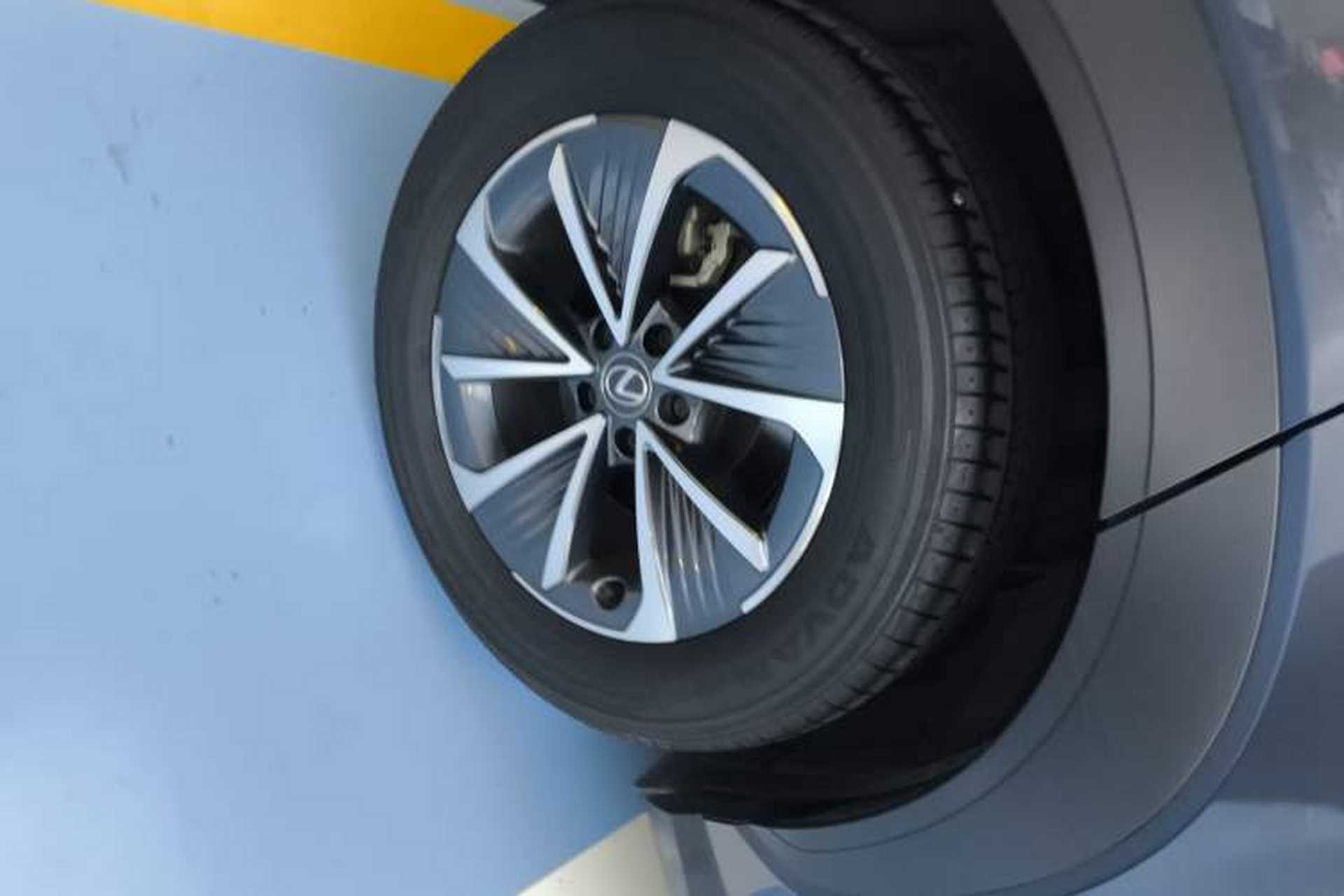 Used Lexus RZ 2023 450e All-Wheel Drive Luxury Edition Right Rear Wheel Hub