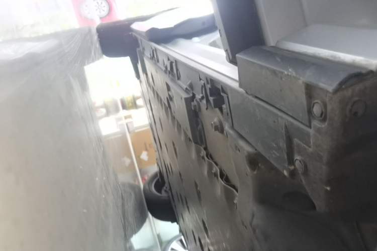 Used Lexus RZ 2023 450e All-Wheel-Drive Long-Range Version Right Side Sill