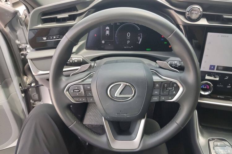 Used Lexus RZ 2023 450e All-Wheel-Drive Long-Range Version Steering Wheel