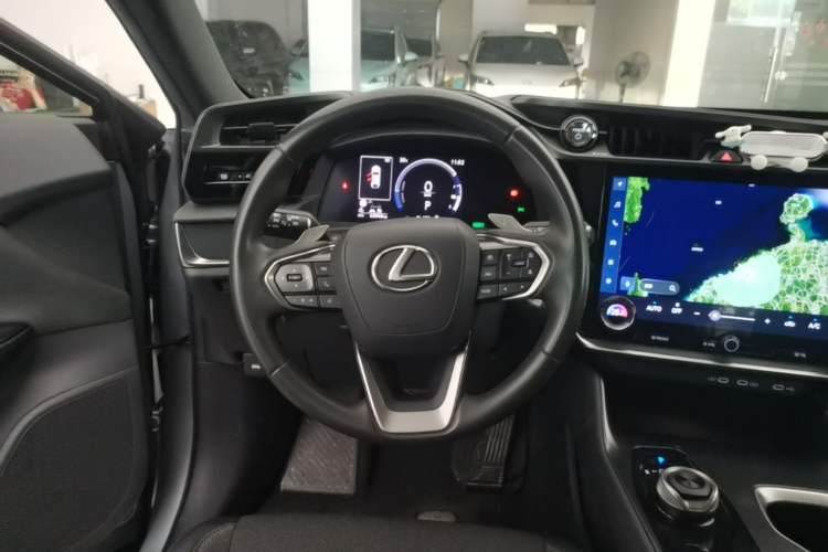 Used Lexus RZ 2023 450e All-Wheel-Drive Long-Range Version Steering Wheel
