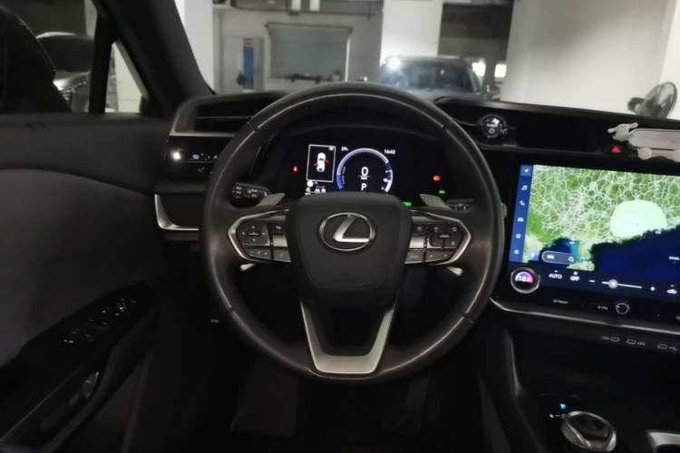 Used Lexus RZ 2023 450e All-Wheel-Drive Long-Range Version Steering Wheel