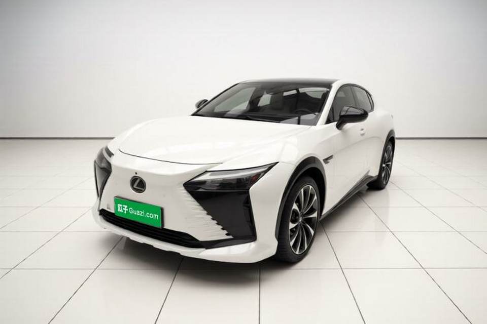 Lexus RZ 2023