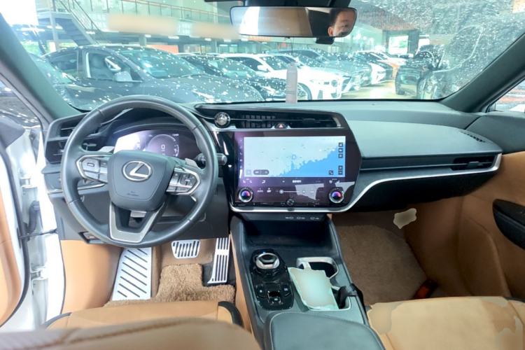 Used Lexus RZ 2023 450e All-Wheel Drive Luxury Edition Center Console