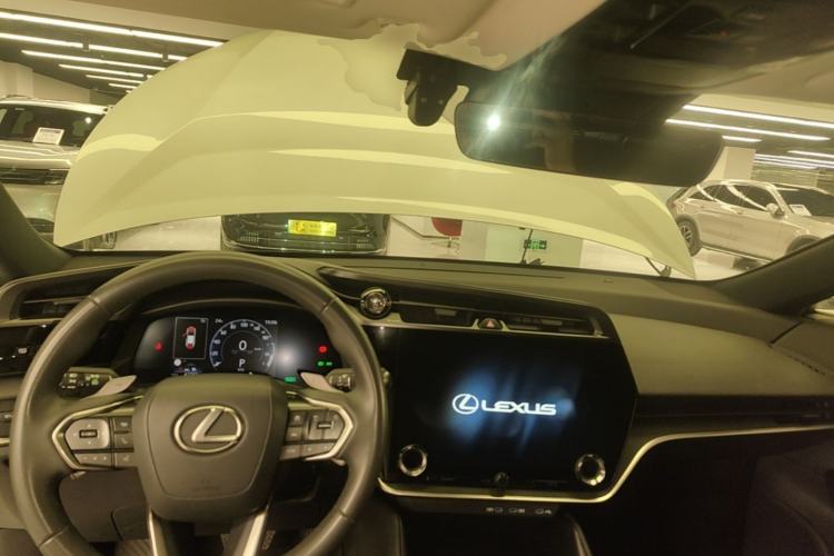 Used Lexus RZ 2023 450e All-Wheel Drive Luxury Edition Center Console