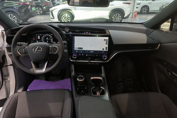 Used Lexus RZ 2023 450e All-Wheel-Drive Long-Range Version Center Console