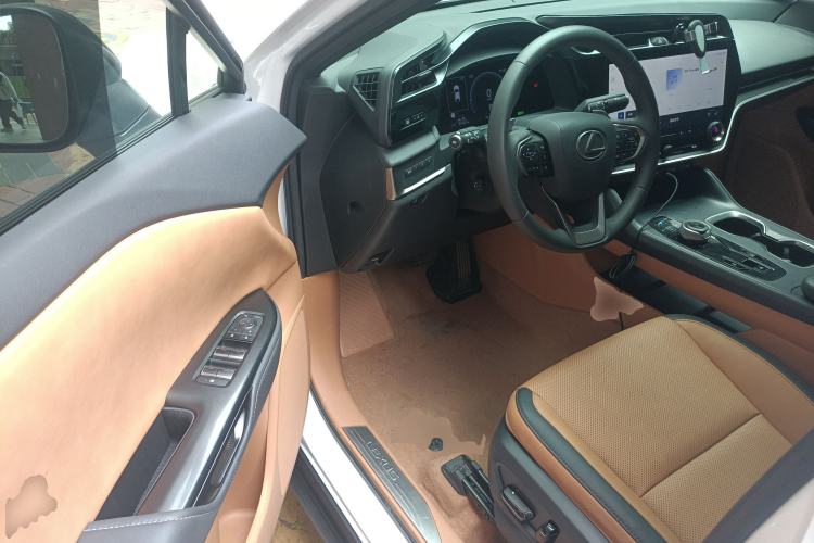 Used Lexus RZ 2023 450e All-Wheel Drive Luxury Edition Driver Seat