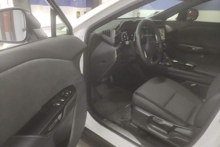 Used Lexus RZ 2023 450e All-Wheel-Drive Long-Range Version Driver Seat